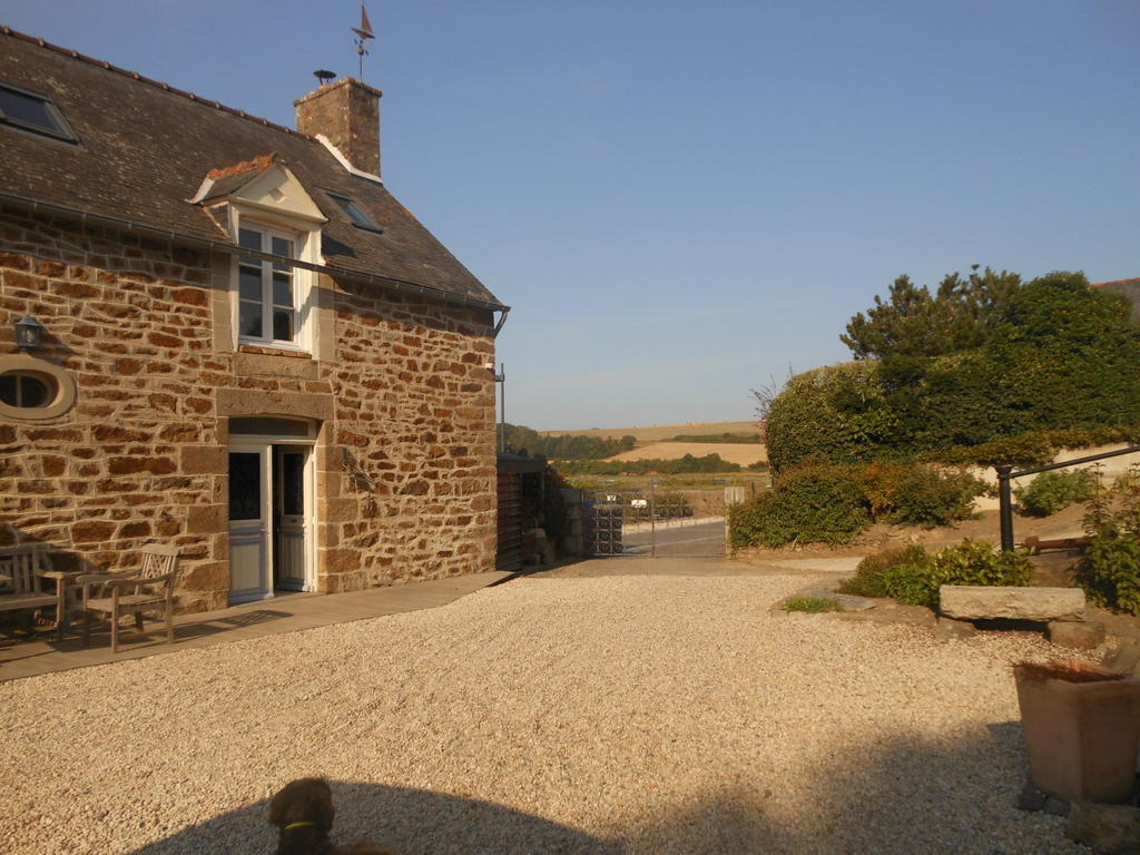 Bed and Breakfast Le Jardin à Mordreuc Pleudihen-sur-Rance Exterior foto