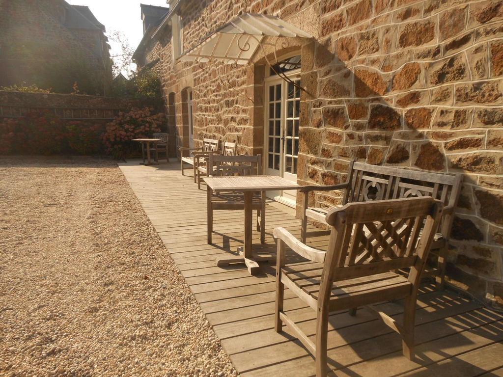 Bed and Breakfast Le Jardin à Mordreuc Pleudihen-sur-Rance Exterior foto